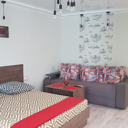 Loft Studio Apartment On Teslenkа Street Kryvyj Rih Esterno foto
