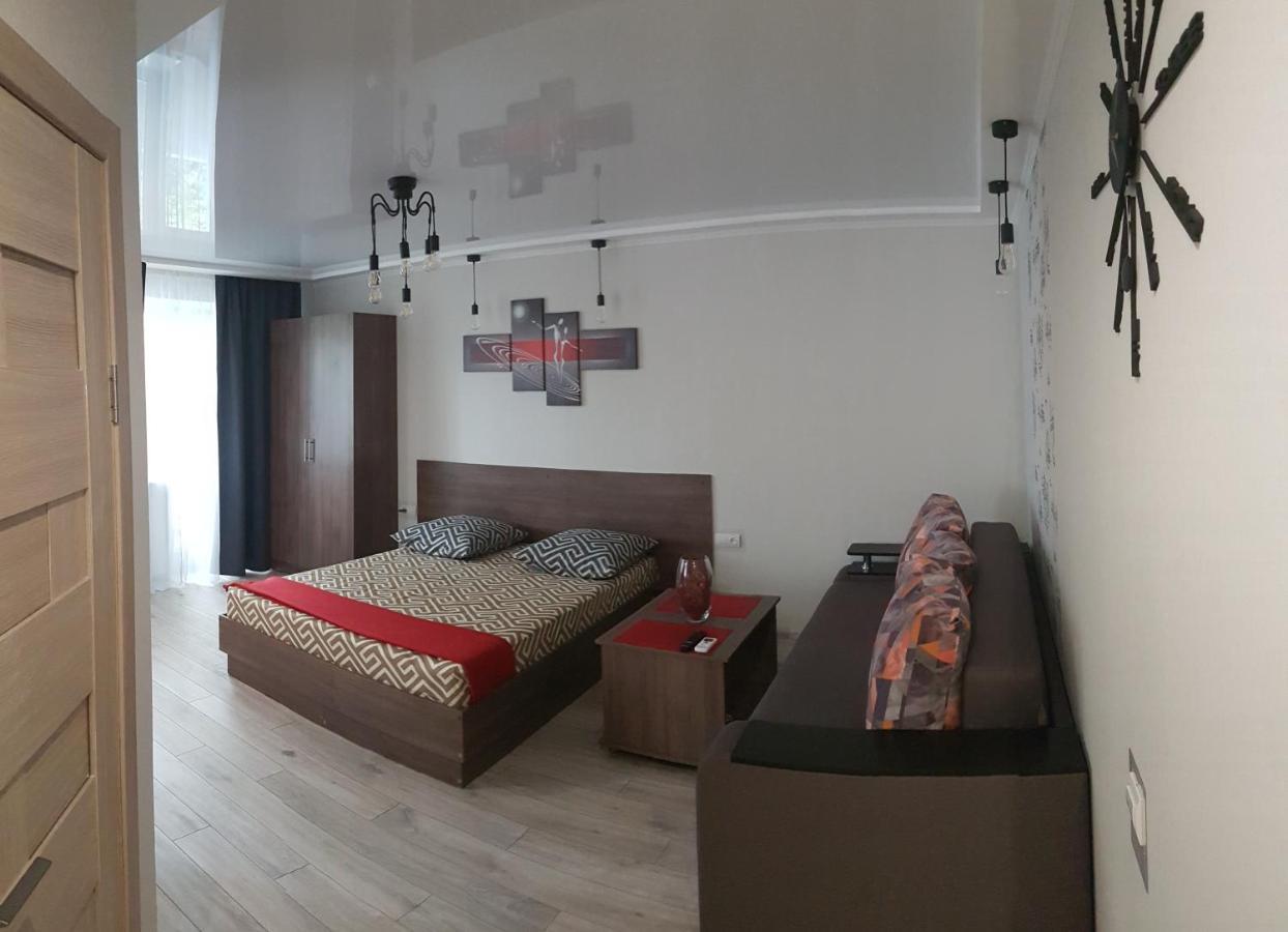 Loft Studio Apartment On Teslenkа Street Kryvyj Rih Esterno foto